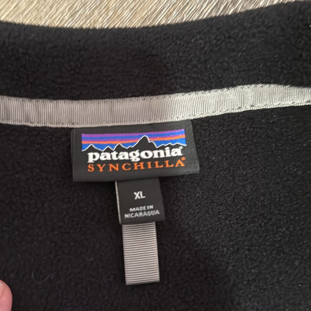 Patagonia Black Fleece Pullover XL - Picture 2 of 3